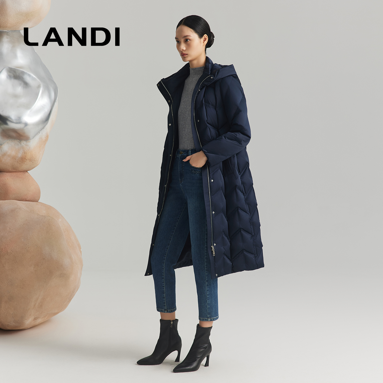 [商场同款]LANDI藏蓝色简约气质长款连帽90鹅绒羽绒服2024冬新品