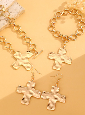 Women's Simple Clavicle Chain, Cross Alloy Pendant Necklace