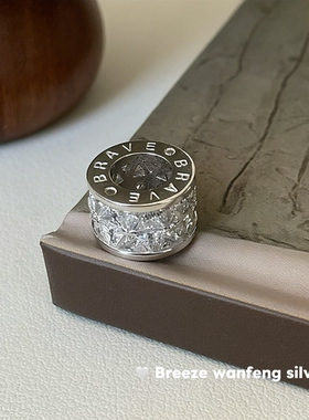 S925纯银微镶罗马时钟小蛮腰桶珠吊坠气质百搭高级轻奢款小众设计