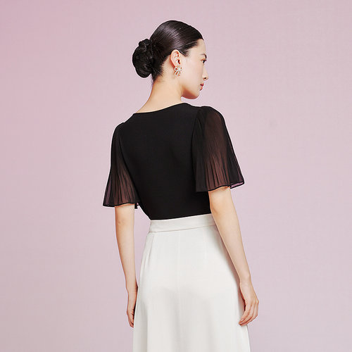 La Koradior拉珂蒂2025夏设计感气质荷叶袖钉珠针织小衫女上衣 - 图0