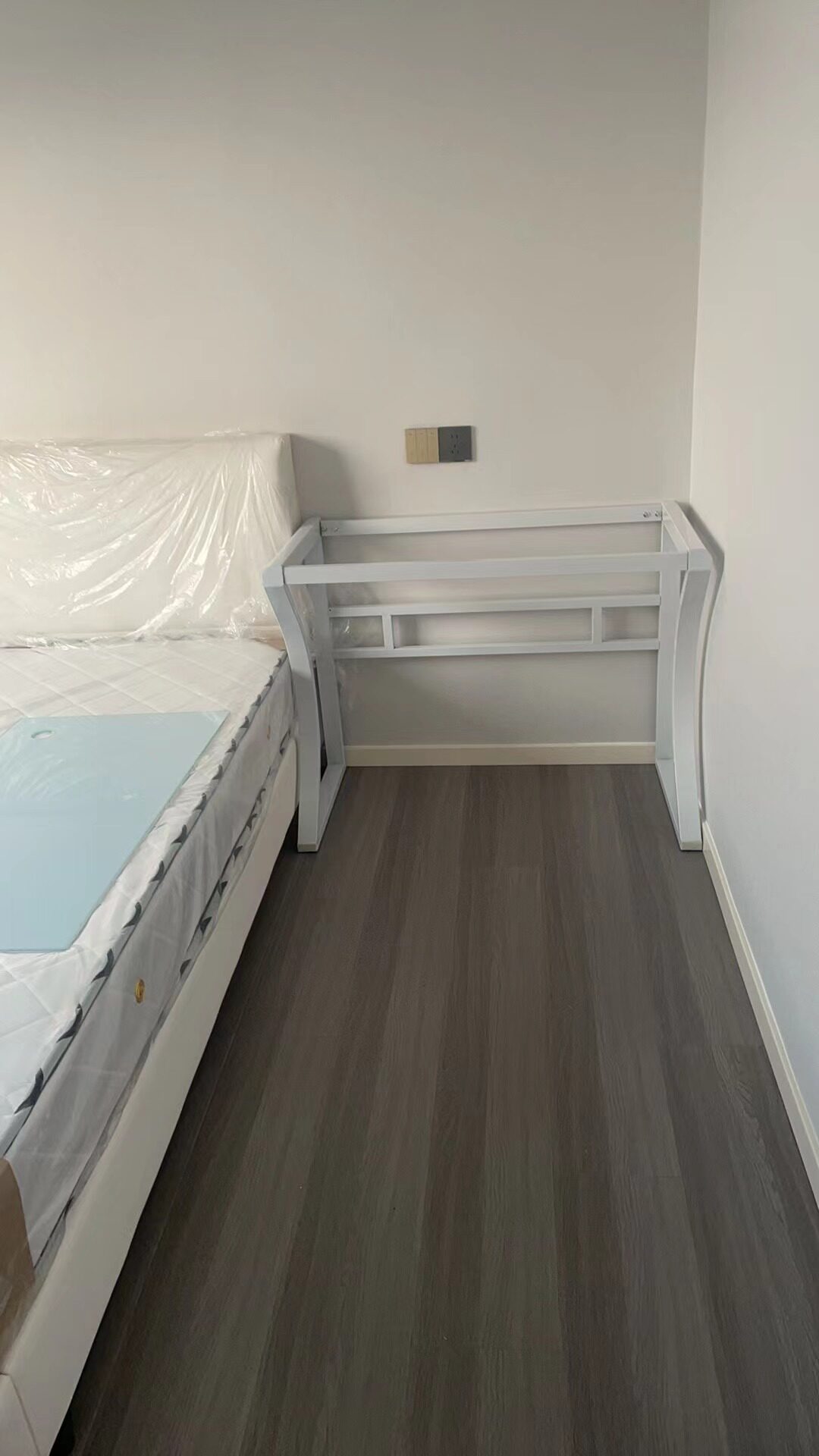 The Shanghai decoration construction team provides half-inclusive and full-inclusive services for carpenters, masonry painters, and plumbers. This is a reliable place.