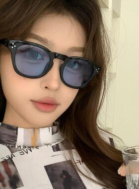 2025新款黑色小框墨镜女显脸小