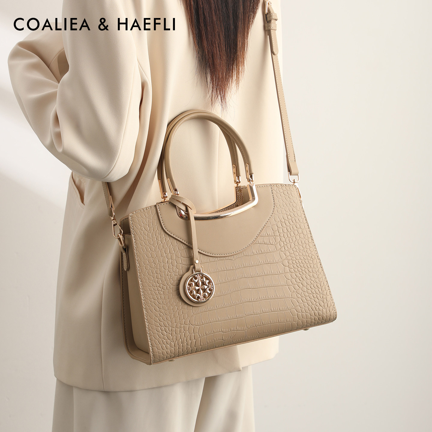香港品牌鳄鱼纹妈妈包包女士手提包大气婆婆包实用型礼物日常可用,淘宝优惠券,粉丝福利购,淘宝优惠卷
