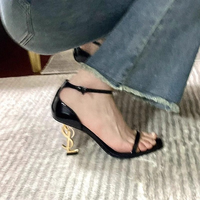 2025新款夏季御姐性感黑色漆皮气质一字带高跟鞋字母跟高跟凉鞋女,淘宝优惠券,粉丝福利购,淘宝优惠卷
