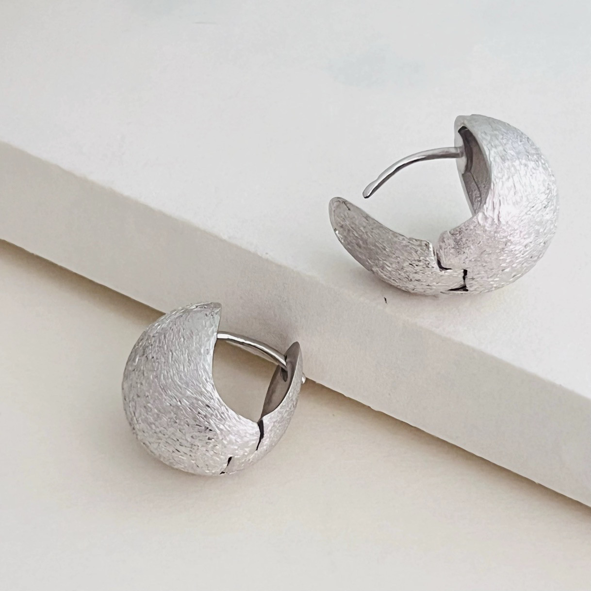 小众设计S925纯银拉丝圆球耳钉简约气质耳环百搭设计感耳饰,淘宝优惠券,粉丝福利购,淘宝优惠卷