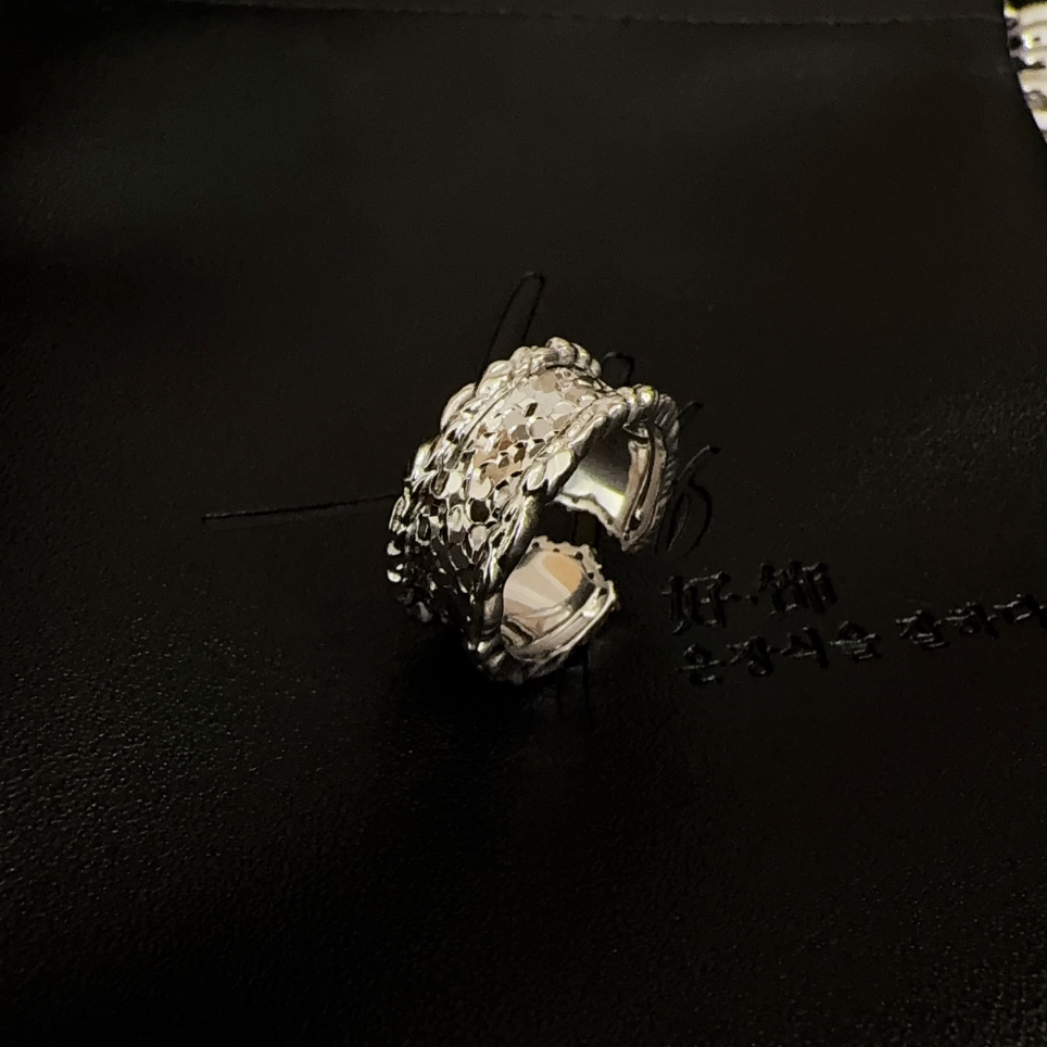 Dongdaemun full-body S925 sterling silver rhodium-plated crushed ice wide version ring niche high-end fashion ring