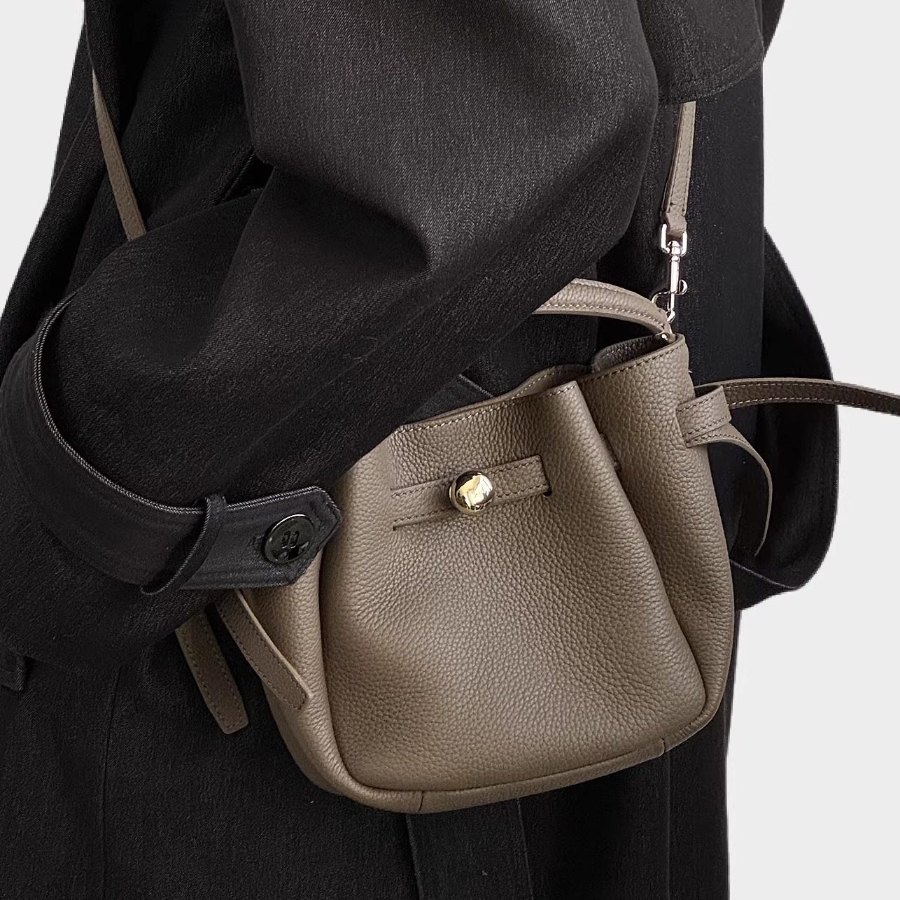 RANU小众设计头层牛皮手拎包通勤单肩手提包斜挎包元宝包菜篮子包,淘宝优惠券,粉丝福利购,淘宝优惠卷