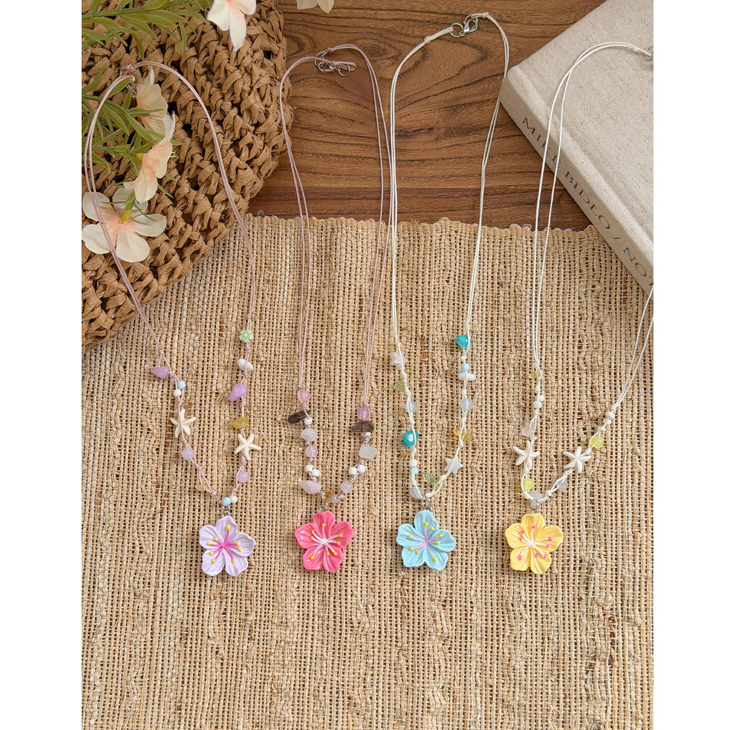 甜美多巴胺彩色花朵串珠项链女春季新款出游氛围感超仙锁骨链配饰