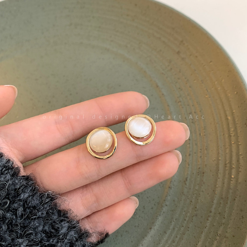 复古港风猫眼石耳钉女轻奢高级感2025年新款爆款耳环小众气质耳饰