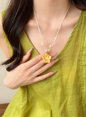 甜美多巴胺彩色花朵串珠项链女春季新款出游氛围感超仙锁骨链配饰