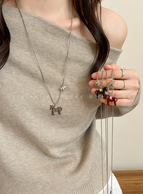 红色小马吊坠项链女本命年气质高级感毛衣链冬季新款小众设计配饰