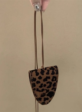 豹纹眼镜夹挂绳项链挂脖包包毛衣链小众设计便携帽夹吊坠颈链长款