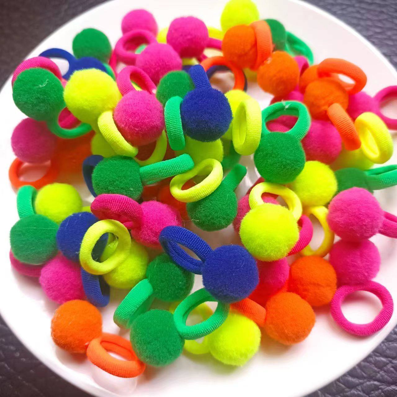 新款甜美彩色毛球发圈儿童新年扎头发橡皮筋无缝拉不断超萌头花绳,淘宝优惠券,粉丝福利购,淘宝优惠卷