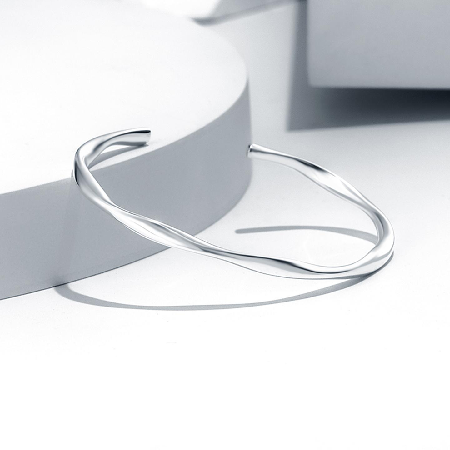 潮宏基随光足银手镯开口镯子手饰实心莫比乌斯环礼物xhs推荐 - 图1