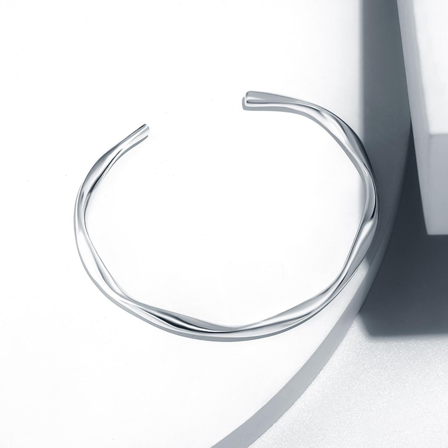 潮宏基随光足银手镯开口镯子手饰实心莫比乌斯环礼物xhs推荐 - 图2