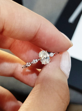 1克拉花边求婚钻戒指环女