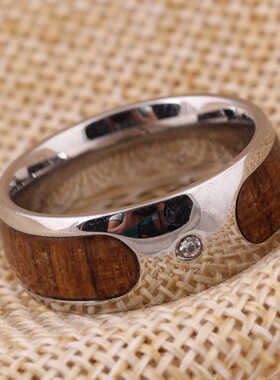 新款跨境欧美ins时尚简约钛钢木纹镶嵌戒指 不锈钢镶钻情侣对戒女