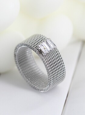 新款亚马逊 不锈钢8MM网格镶钻戒指宽面可变形钛钢戒指女