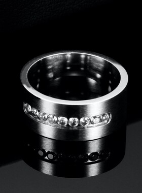 新款厂家 欧美创意单排8MM个性简约不锈钢戒指镶锆钛钢指环流行女