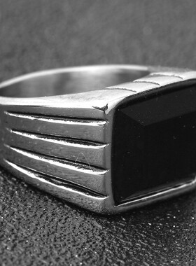 新款欧美复古宫廷ins时尚简约方形红黑宝石戒指个性潮流钛钢戒指