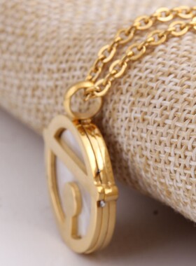 新款情人节礼物欧美创意个性Love横条刻字时尚简约钛钢不锈钢项链