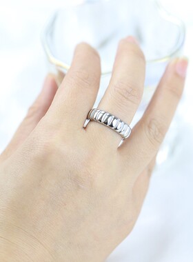 新款厂家 欧美ins时尚个性波浪纹6MM钛钢女18K金钛钢戒指百搭