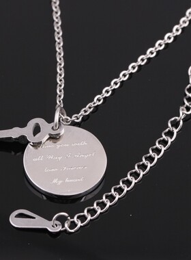 新款欧美亚马逊ins 40MM简约创意玫瑰金情侣钥匙钛钢锁骨字母项链