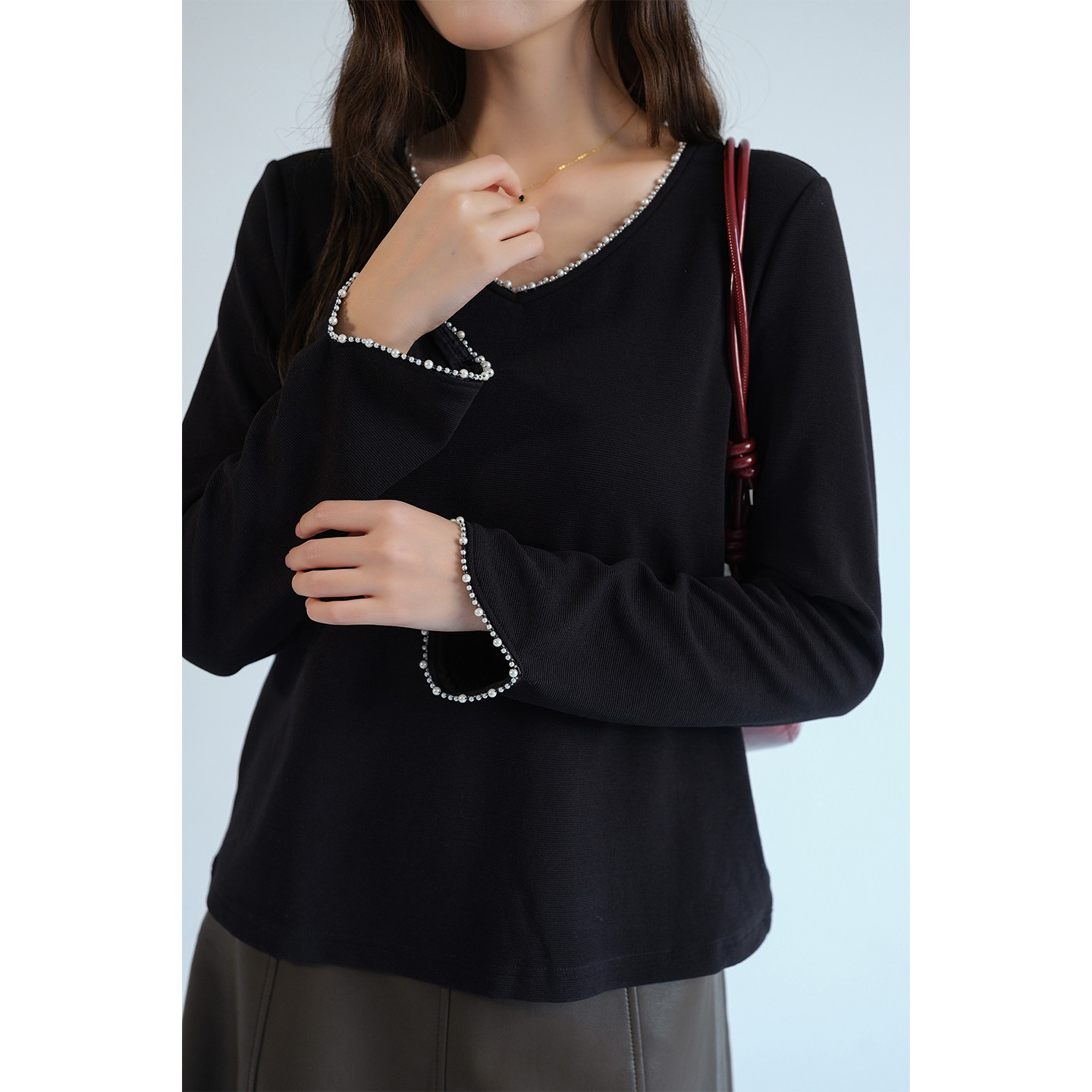 【钉珠V领针织打底衫】蓝若水大码2026春装新款显瘦气质内搭小衫,淘宝优惠券,粉丝福利购,淘宝优惠卷