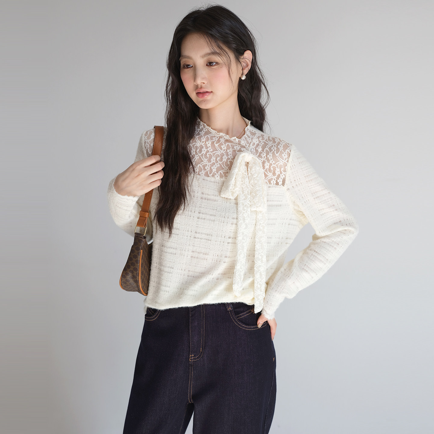 【蝴蝶结飘带磨毛蕾丝衫】蓝若水大码2026春装新款半高领法式上衣,淘宝优惠券,粉丝福利购,淘宝优惠卷