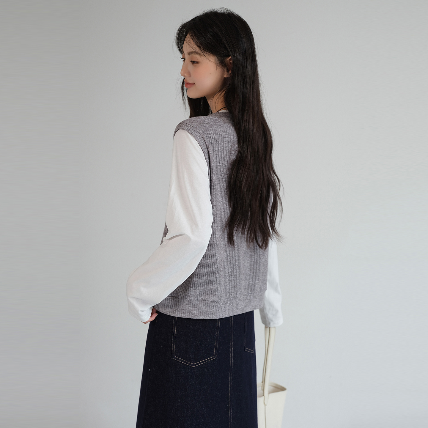 【叠穿V领马甲假两件上衣】蓝若水大码2025秋装新款休闲宽松开衫 - 图2