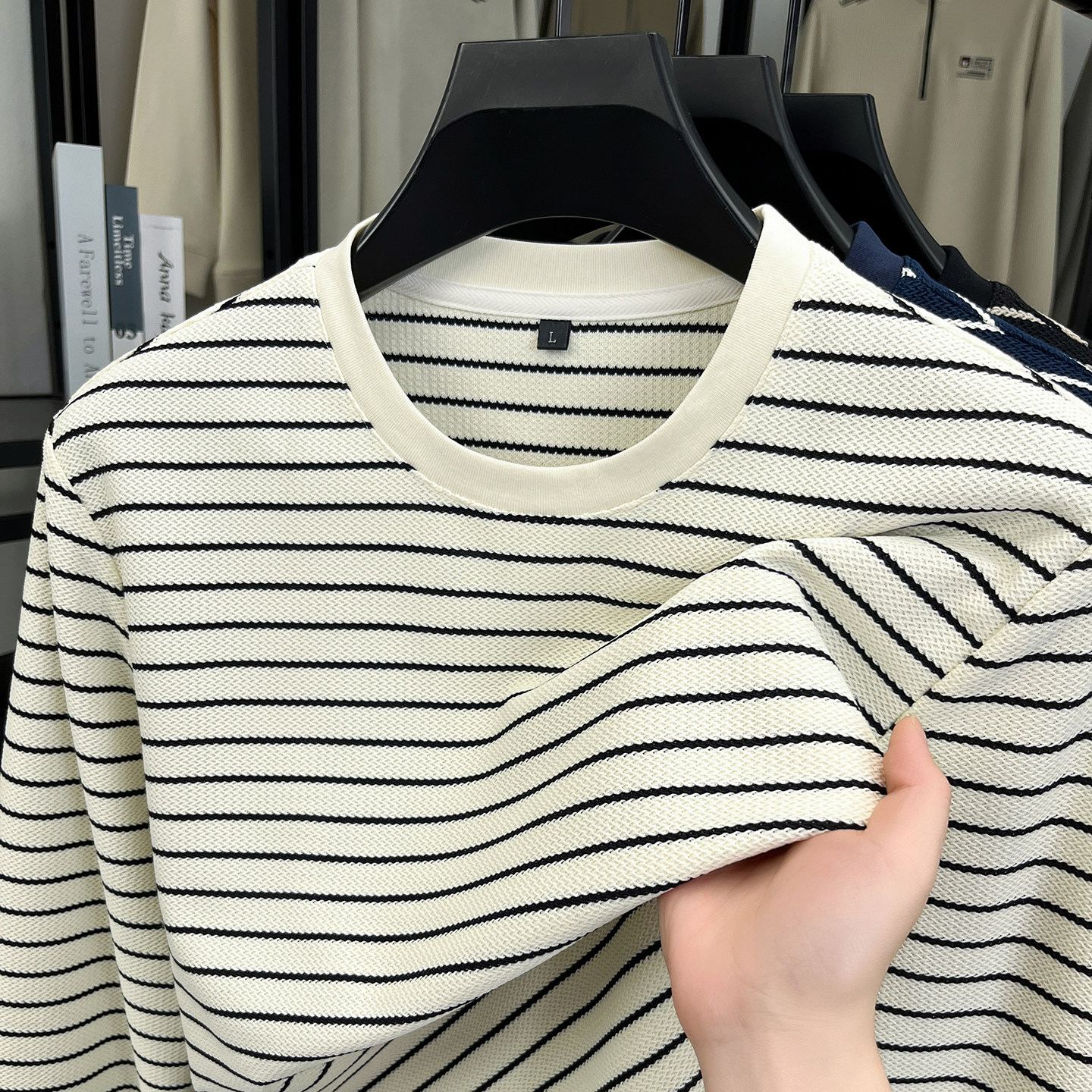 撞色条纹圆领长袖t恤男春秋款新品透气打底衫男装休闲宽松薄内搭,淘宝优惠券,粉丝福利购,淘宝优惠卷