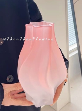 轻奢北欧渐变龙卷风花瓶扭纹磨砂玻璃高贵典雅高颜值插花摆件装饰