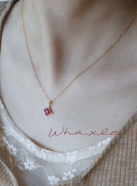 樱桃 | Whaxle 四叶草暗玫红彩宝吊坠复古轻奢镀金项链锁骨链甜美