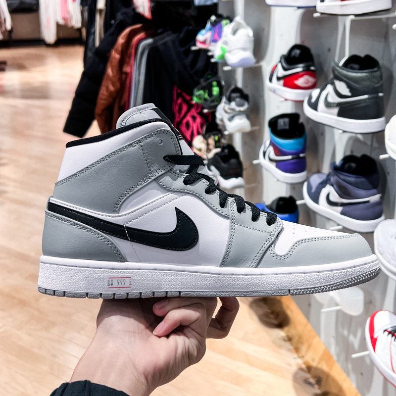 NIKE耐克男鞋Air Jordan 1 AJ1中帮复古运动休闲篮球鞋554724-092-图0