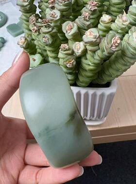 新疆和田玉籽料秋梨皮随行手镯