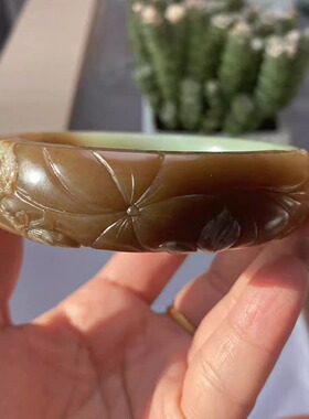 糖玉雕刻貔貅手镯57.6g