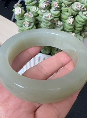 新疆和田玉且末料高青白带猫眼线油润细腻弧顶方和田玉手镯手串