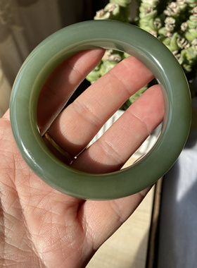 纯天然新疆和田且末料蓝糖泥鳅背女士手镯油润细腻玉手镯老余定制