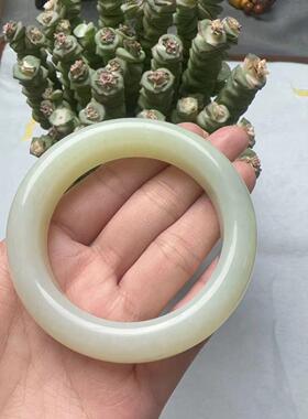 包容沙眼条宽12.2俄料白玉手镯