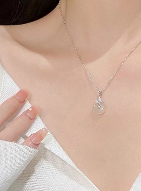 纯银白玉髓蝴蝶平安扣项链女