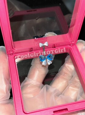 千禧辣妹蝴蝶结肚脐钉人体穿刺