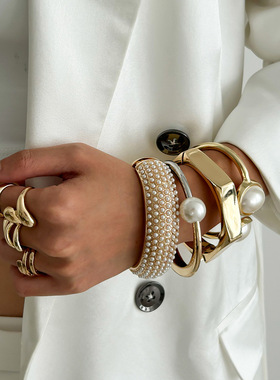 欧美跨境撞色仿珍珠开弹簧手镯女 小众圆珠微镶切面光面开口手环