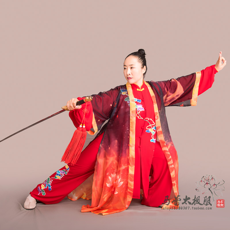 马蕾太极服新款夏季武术练功表演服女武术表演服精绣红色七彩祥云