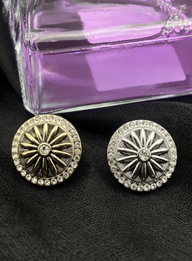 小香风太阳花磁吸胸针防走光