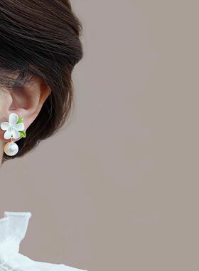 清新白色栀子花耳钉法式