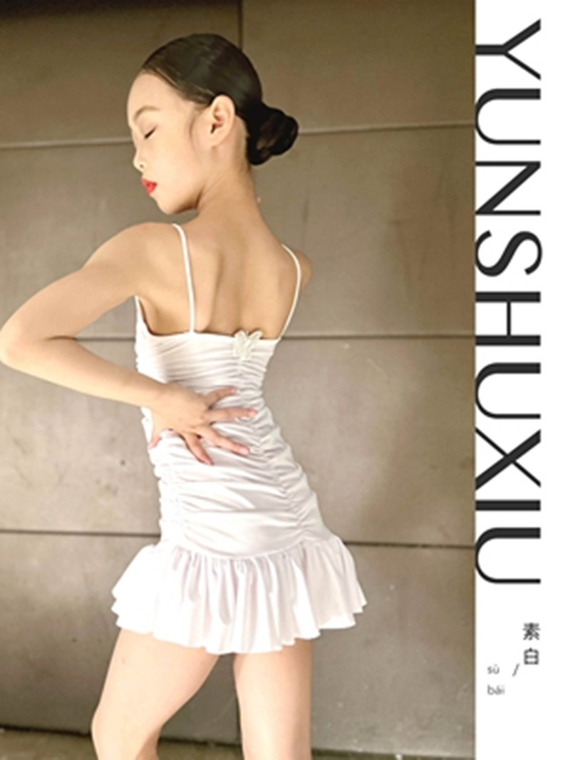 夏季新款儿童拉丁舞练功服女连体蝴蝶装饰练习套装白色简约演出服 - 图0