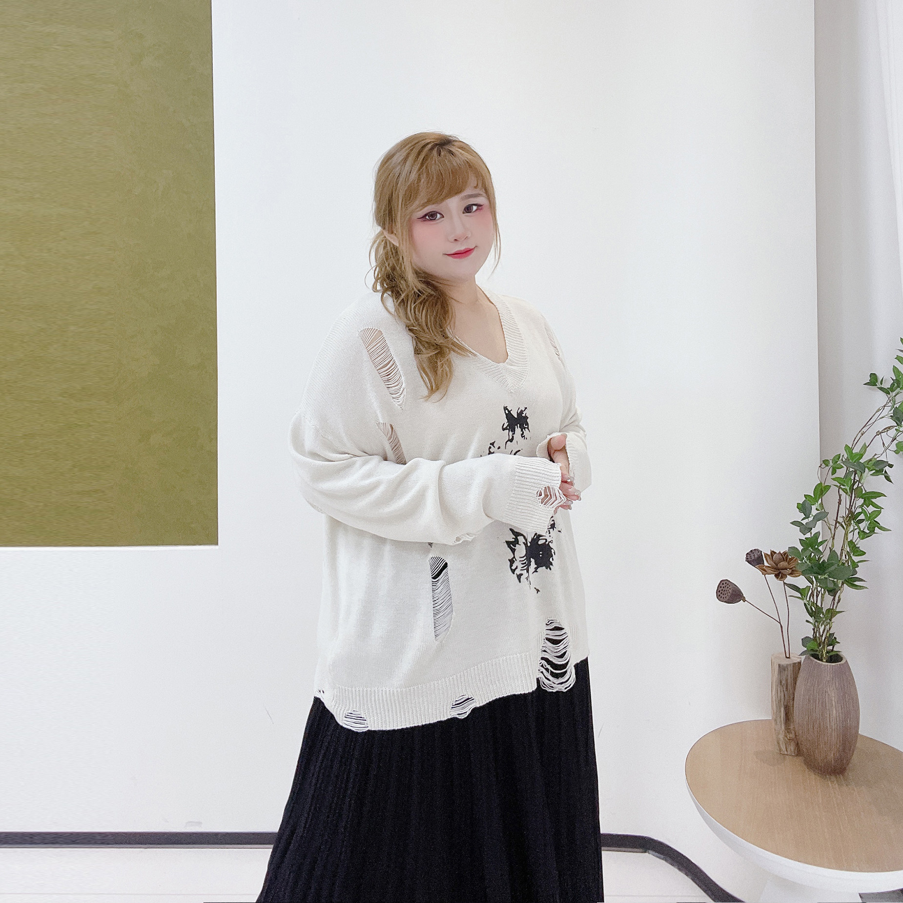 300斤遮肉小众镂空印花毛衣胖莹莹大码女装秋冬慵懒v领套头针织衫,淘宝优惠券,粉丝福利购,淘宝优惠卷