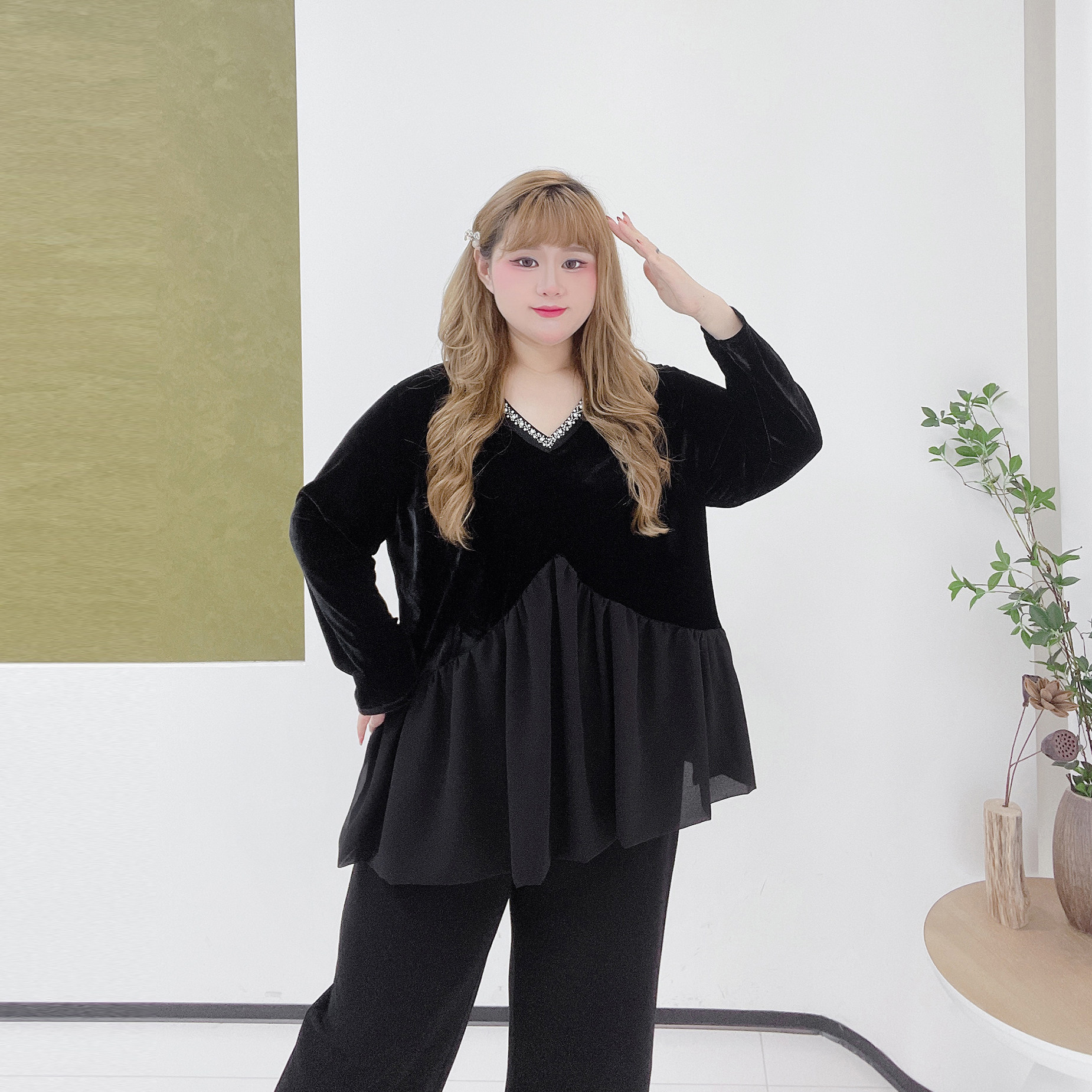 300斤重工钉珠高级感内搭上衣胖莹莹大码女装秋冬丝绒气质打底衫,淘宝优惠券,粉丝福利购,淘宝优惠卷