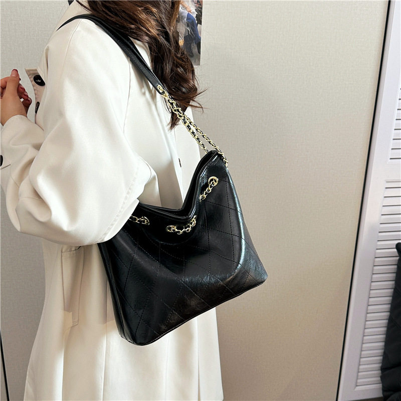 大容量菱格水桶包包女2026新款高级质感单肩斜挎包复古链条通勤包,淘宝优惠券,粉丝福利购,淘宝优惠卷