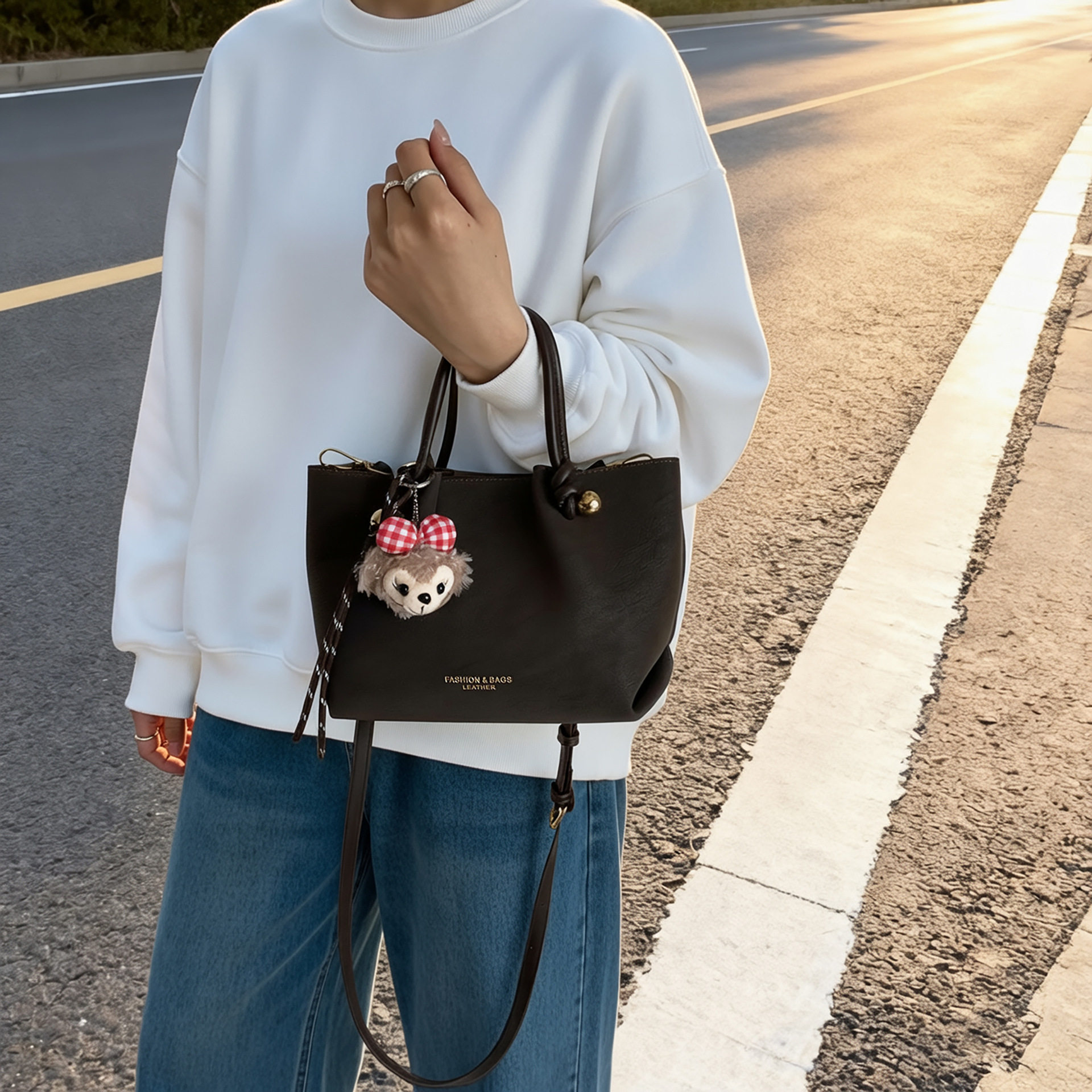 高级感小包包女式2025新款时尚休闲手提包小众复古轻奢斜挎水桶包,淘宝优惠券,粉丝福利购,淘宝优惠卷